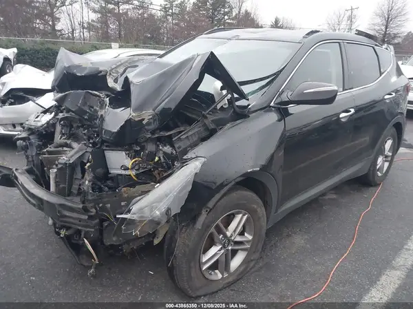 5NMZU3LB8HH015416 2017 HYUNDAI SANTA FE - Image 2