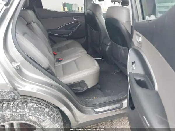 5NMZU3LB8HH015688 2017 HYUNDAI SANTA FE - Image 8
