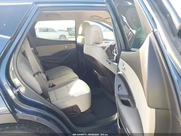 5NMZU3LB8HH015948 2017 HYUNDAI SANTA FE - Image 8