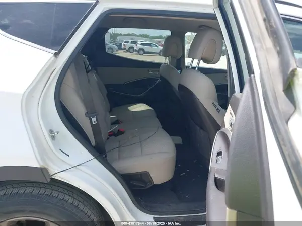 5NMZU3LB8HH016503 2017 HYUNDAI SANTA FE - Image 8