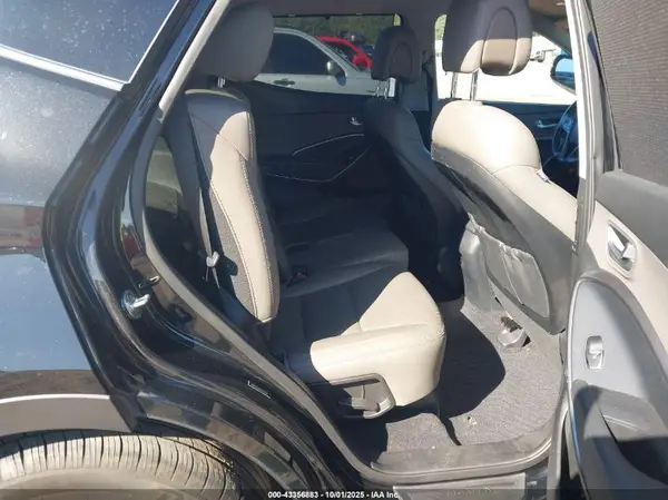 5NMZU3LB8HH018090 2017 HYUNDAI SANTA FE - Image 8
