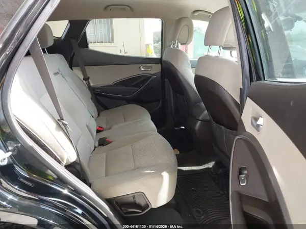 5NMZU3LB8HH018459 2017 HYUNDAI SANTA FE - Image 8
