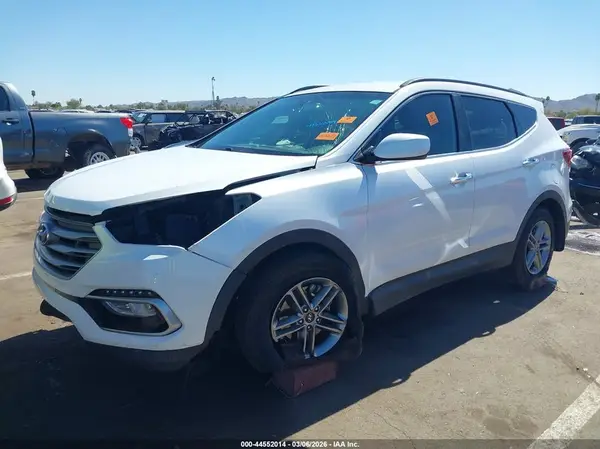5NMZU3LB8HH018641 2017 HYUNDAI SANTA FE - Image 2