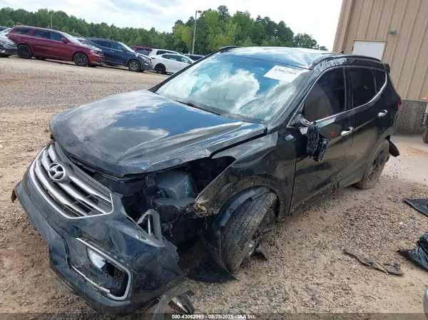 5NMZU3LB8HH019112 2017 HYUNDAI SANTA FE - Image 2
