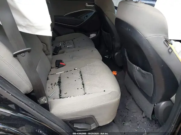 5NMZU3LB8HH019112 2017 HYUNDAI SANTA FE - Image 8