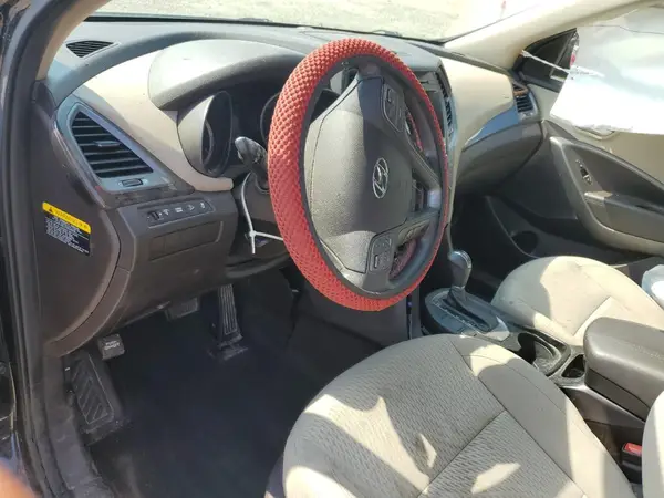 5NMZU3LB8HH025654 2017 HYUNDAI SANTA FE - Image 8