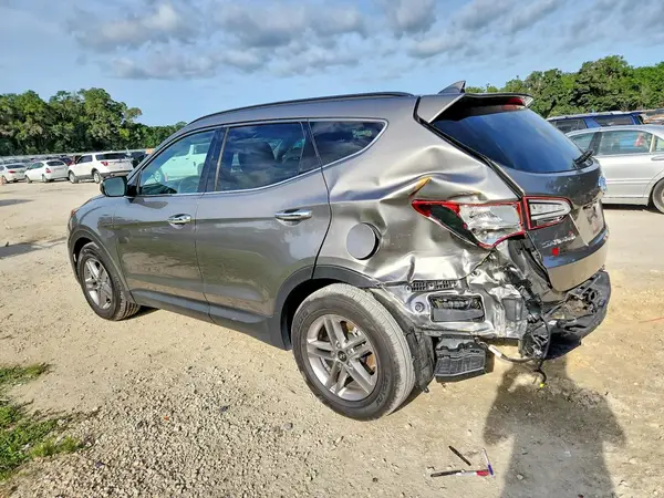 5NMZU3LB8HH026089 2017 HYUNDAI SANTA FE - Image 2