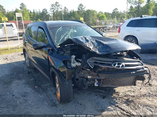 5NMZU3LB8HH031180 2017 HYUNDAI SANTA FE - Image 1