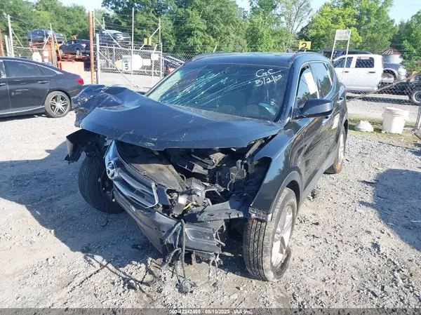 5NMZU3LB8HH031180 2017 HYUNDAI SANTA FE - Image 2