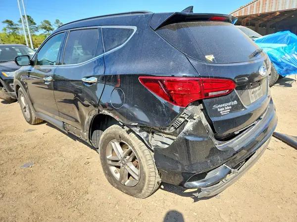 5NMZU3LB8HH031910 2017 HYUNDAI SANTA FE - Image 2