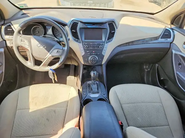 5NMZU3LB8HH031910 2017 HYUNDAI SANTA FE - Image 8