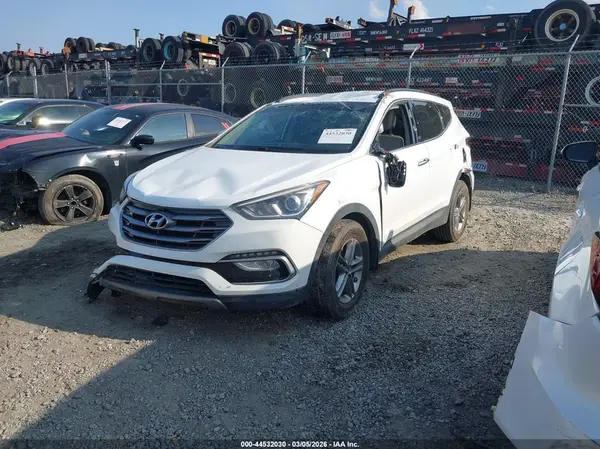 5NMZU3LB8HH036542 2017 HYUNDAI SANTA FE - Image 2