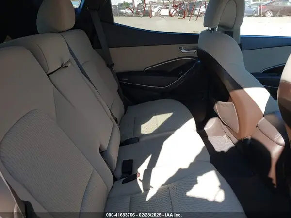 5NMZU3LB8HH036752 2017 HYUNDAI SANTA FE - Image 8