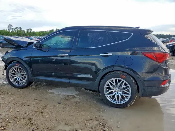5NMZU3LB8HH037240 2017 HYUNDAI SANTA FE - Image 2