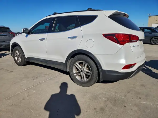 5NMZU3LB8HH048528 2017 HYUNDAI SANTA FE - Image 2