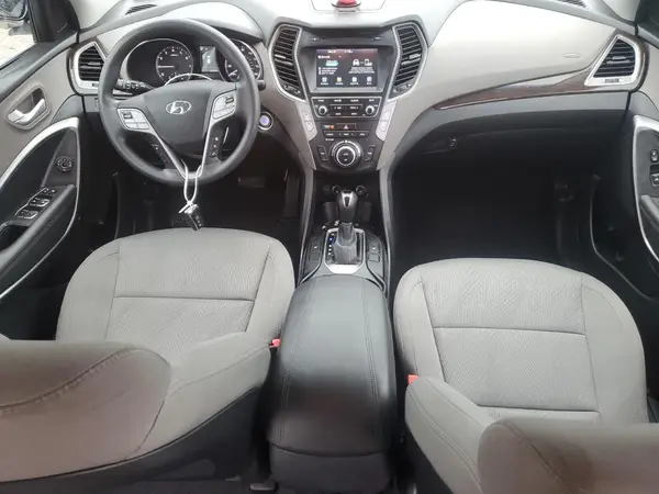 5NMZU3LB8HH050022 2017 HYUNDAI SANTA FE - Image 8