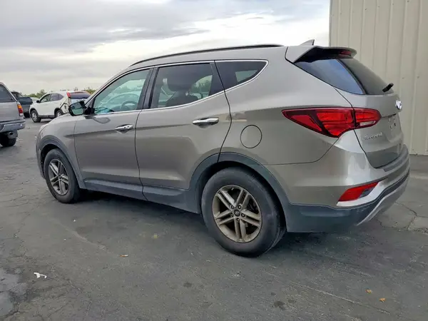 5NMZU3LB8HH051302 2017 HYUNDAI SANTA FE - Image 2