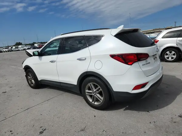 5NMZU3LB8HH052160 2017 HYUNDAI SANTA FE - Image 2