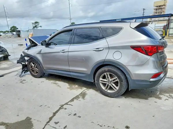 5NMZU3LB8JH059941 2018 HYUNDAI SANTA FE - Image 2