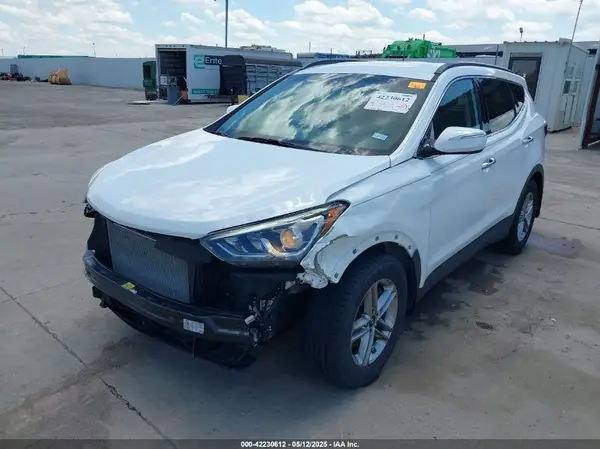 5NMZU3LB8JH074780 2018 HYUNDAI SANTA FE - Image 2