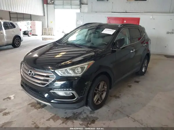 5NMZU3LB9HH009835 2017 HYUNDAI SANTA FE - Image 2