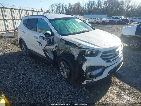 5NMZU3LB9HH010581 2017 HYUNDAI SANTA FE - Image 1