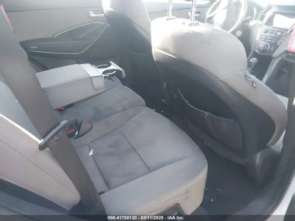 5NMZU3LB9HH010581 2017 HYUNDAI SANTA FE - Image 8