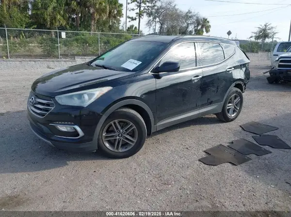 5NMZU3LB9HH011083 2017 HYUNDAI SANTA FE - Image 2