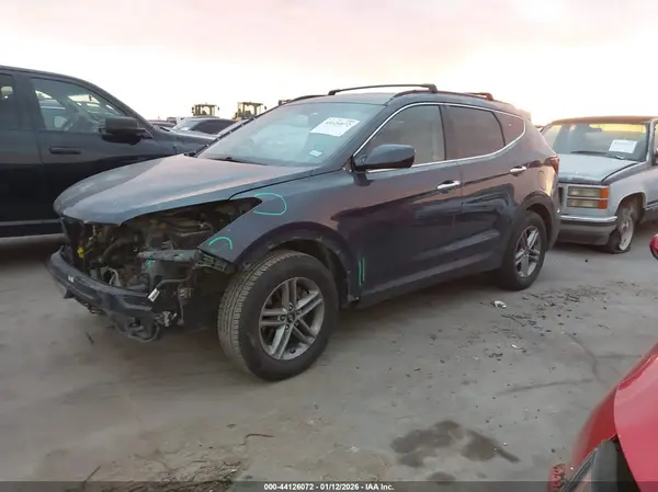 5NMZU3LB9HH011939 2017 HYUNDAI SANTA FE - Image 2