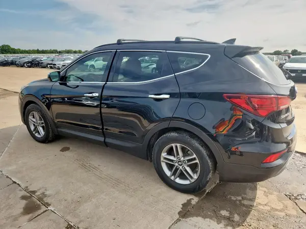 5NMZU3LB9HH011990 2017 HYUNDAI SANTA FE - Image 2