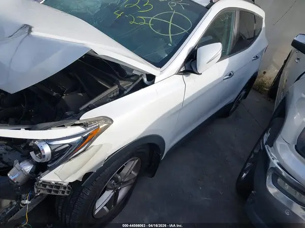 5NMZU3LB9HH012413 2017 HYUNDAI SANTA FE - Image 2
