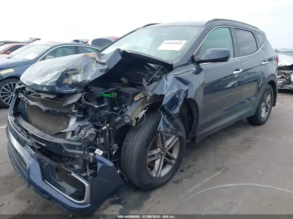 5NMZU3LB9HH013125 2017 HYUNDAI SANTA FE - Image 2