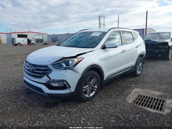 5NMZU3LB9HH020415 2017 HYUNDAI SANTA FE - Image 2