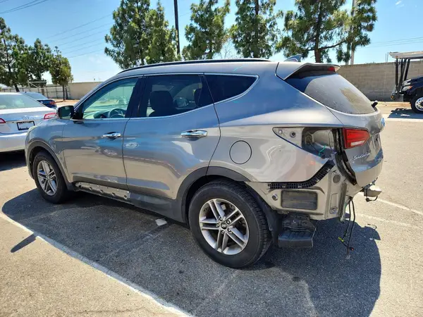 5NMZU3LB9HH031060 2017 HYUNDAI SANTA FE - Image 2