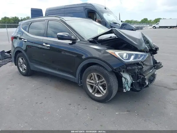 5NMZU3LB9HH036050 2017 HYUNDAI SANTA FE - Image 1