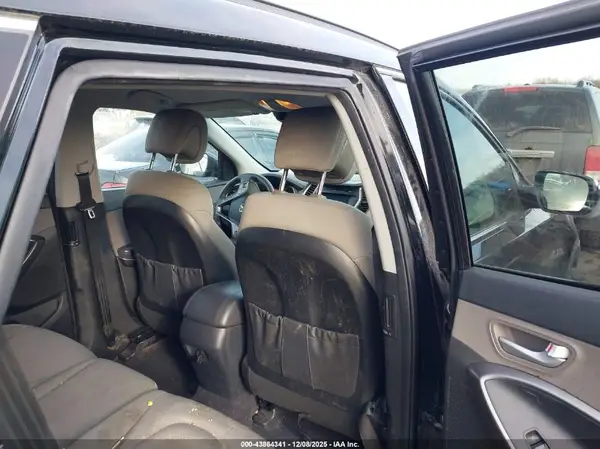 5NMZU3LB9HH050837 2017 HYUNDAI SANTA FE - Image 8