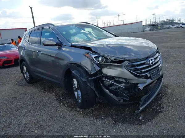 5NMZU3LB9HH051695 2017 HYUNDAI SANTA FE - Image 1