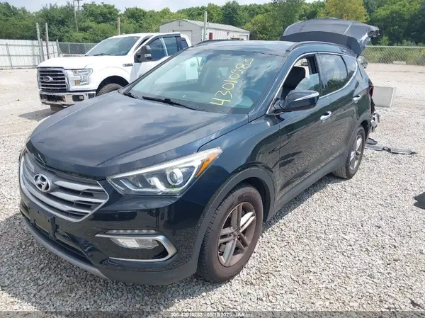 5NMZU3LBXHH002165 2017 HYUNDAI SANTA FE - Image 2