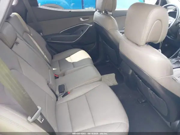5NMZU3LBXHH002165 2017 HYUNDAI SANTA FE - Image 8