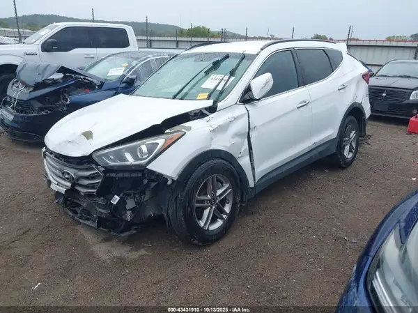 5NMZU3LBXHH006040 2017 HYUNDAI SANTA FE - Image 2