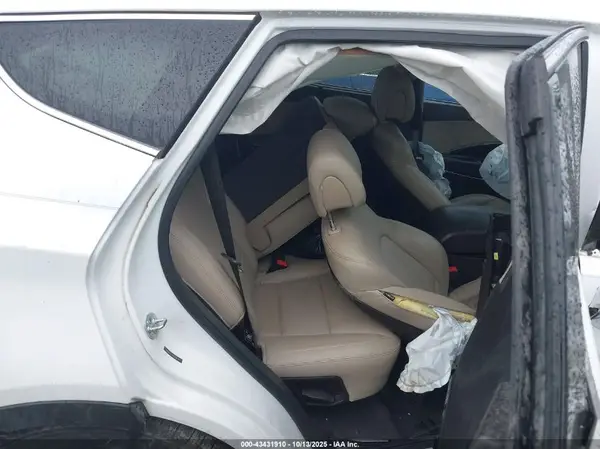 5NMZU3LBXHH006040 2017 HYUNDAI SANTA FE - Image 8