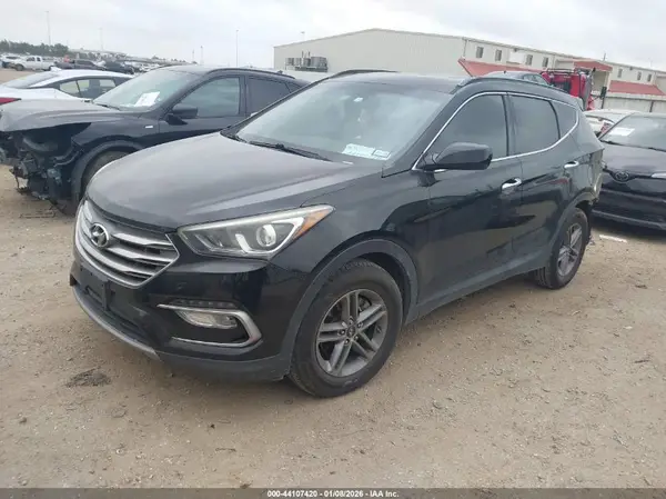 5NMZU3LBXHH008676 2017 HYUNDAI SANTA FE - Image 2