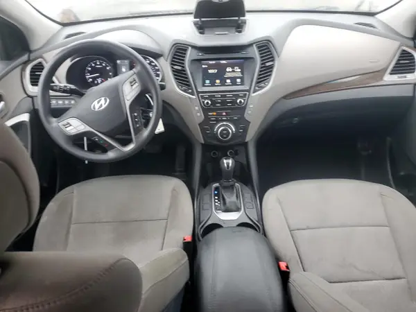 5NMZU3LBXHH011173 2017 HYUNDAI SANTA FE - Image 8