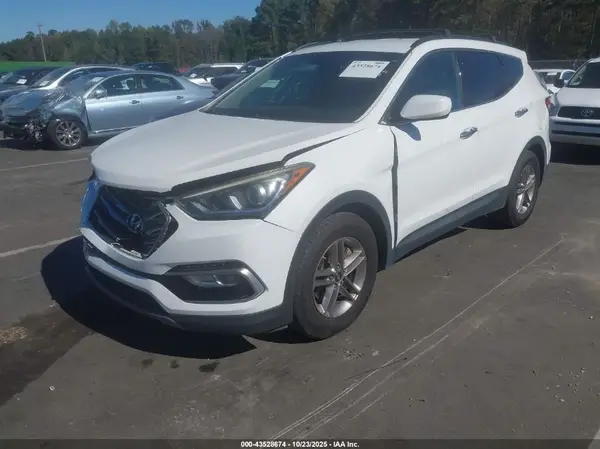 5NMZU3LBXHH011562 2017 HYUNDAI SANTA FE - Image 2