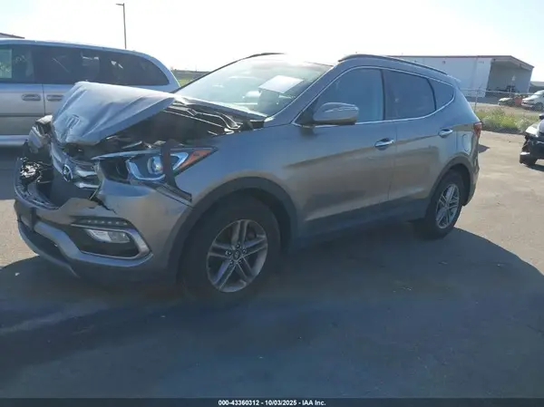 5NMZU3LBXHH017197 2017 HYUNDAI SANTA FE - Image 2