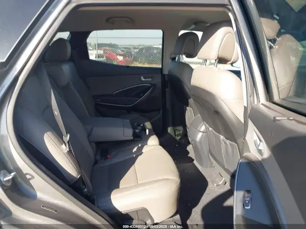 5NMZU3LBXHH017197 2017 HYUNDAI SANTA FE - Image 8