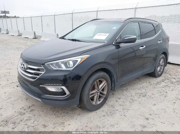 5NMZU3LBXHH020598 2017 HYUNDAI SANTA FE - Image 2