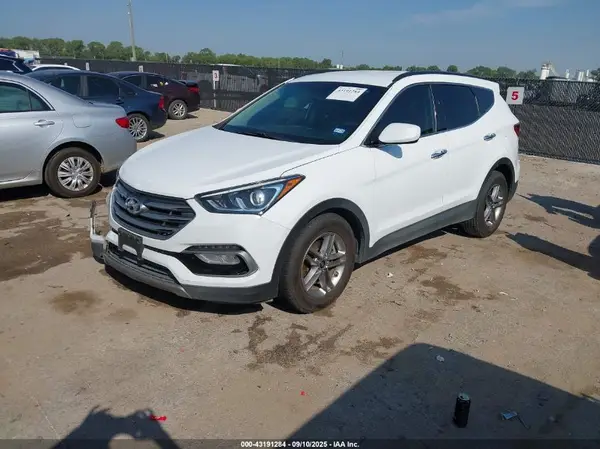 5NMZU3LBXHH027910 2017 HYUNDAI SANTA FE - Image 2
