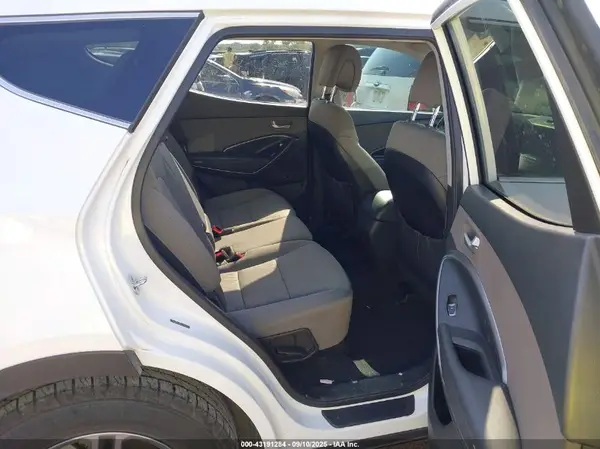 5NMZU3LBXHH027910 2017 HYUNDAI SANTA FE - Image 8