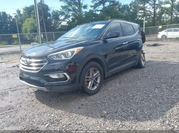 5NMZU3LBXHH034209 2017 HYUNDAI SANTA FE - Image 2